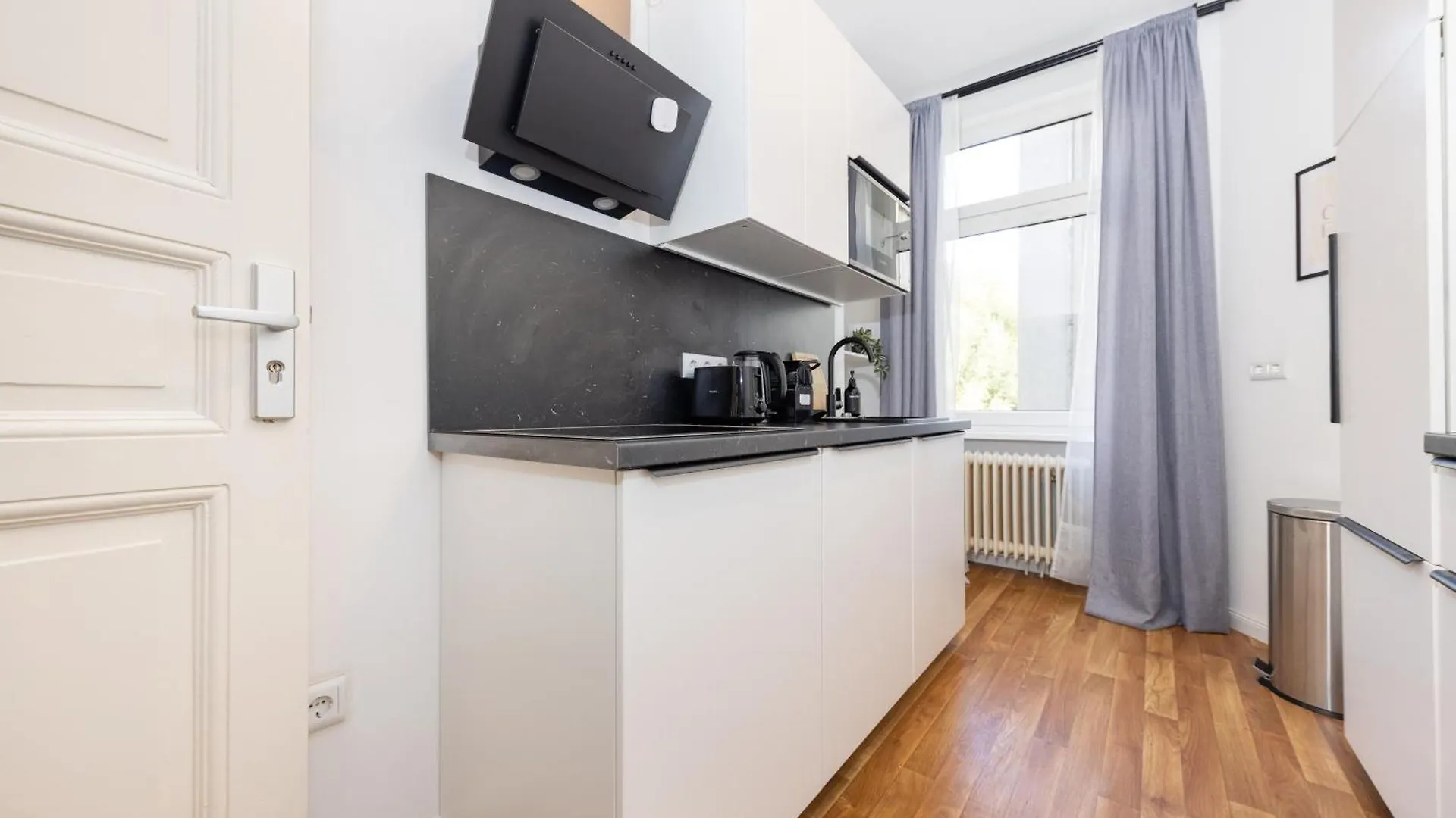 4 Zimmer Grosse Kueche Balkon Am Maybachufer Berlin Apartment